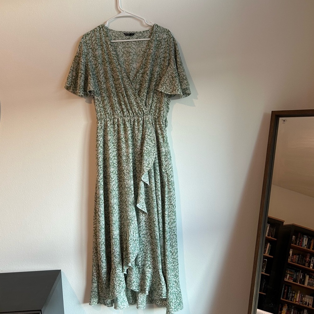 SHEIN Curve green floral wrap midi dress